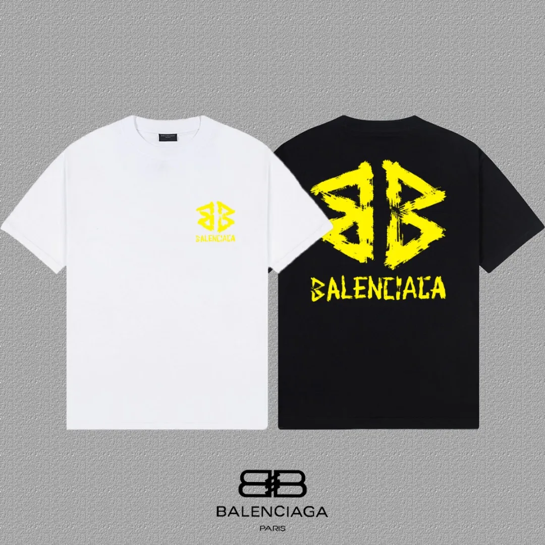 P80✨🔥 BALENCIAGA Paris lettering printed short-sleeved T-shirt. Custom-woven and dyed 300 grams of combed cotton heavyweight fabric. Zero color difference in threads. Perfect details. Different from the current currency version. Welcome to compare. Same Style for men and women. Must-sell in the picture above. Color: White Black Size: 1 2 3 4